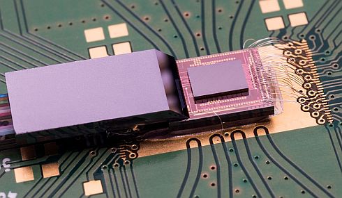 Hybrid CMOS Si photonics transceiver